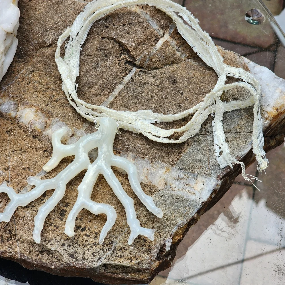 Artisan Boho Raw boyfriend Cut Choker White Coral Concept Accessory Shabby Chic - Picture 3 of 13